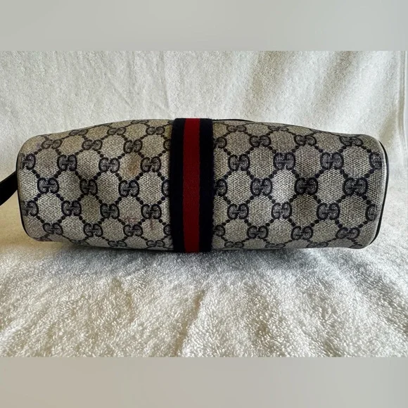 🚨SOLD🚨Gucci Vintage GG Monogram Supreme Sherry Web Ophidia Camera Shoulder Bag. - Picture 5 of 16